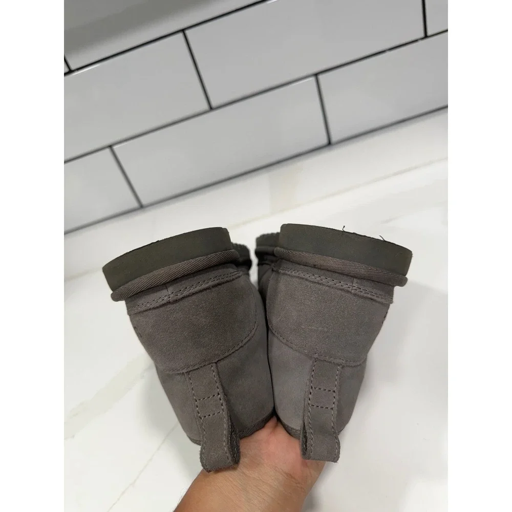 UGG Neumel 3236 Charcoal Grey Suede Lace Up Chukka Boots  display picture 2